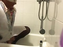 Female Domination Slave Sucking In The Bathub